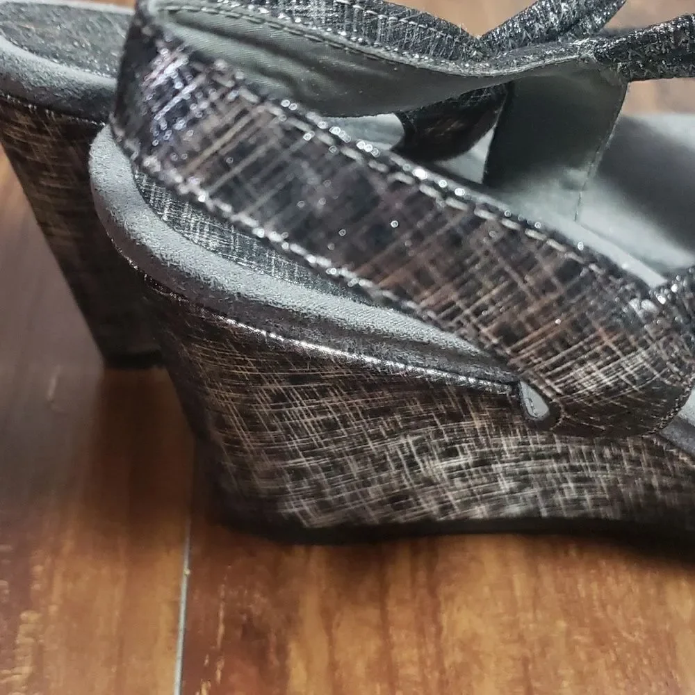 New York Transit Gray Wedged Heels‎
